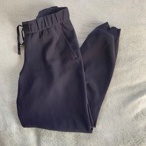 Black Lululemon joggers in size 6